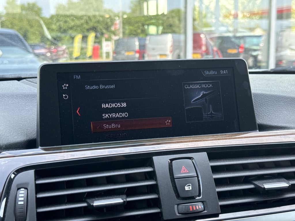 BMW 3-serie 320i high executive m sport | nl-auto | dealer ond. | m perform
