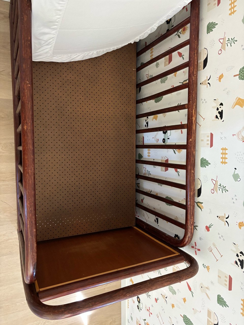 Uniek vintage ledikantje 120x60 (matrasmaat)