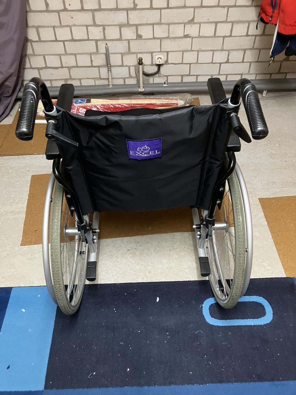 Rolstoel lichtgewicht opvouwbaar met zitkussen