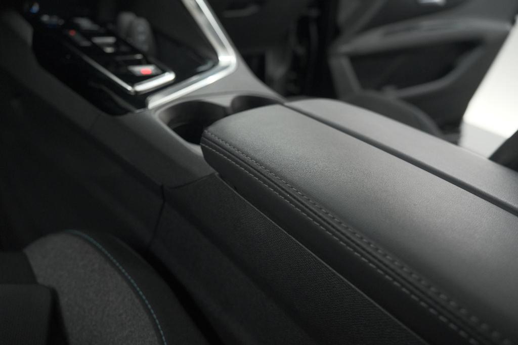 Peugeot 5008 puretech 130 eat8 active pack business | 7 zitplaatsen | camer