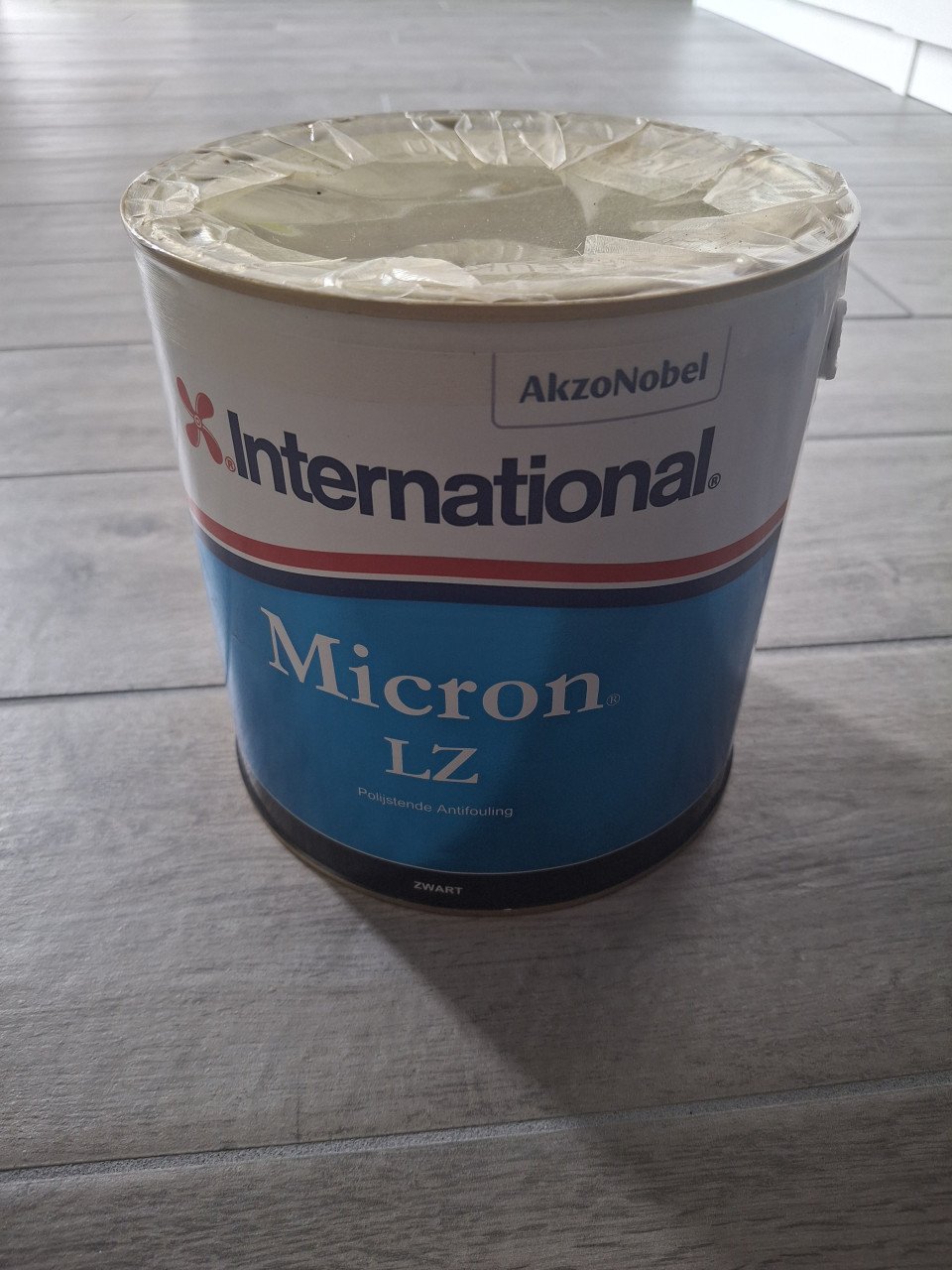 INTERNATIONAL MICRON LZ ANTIFOULING ZWART 2,5 liter en 2,0 liter