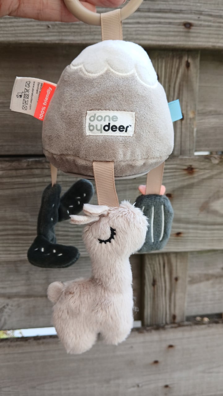 Done by Deer activity speeltje (lalee sand)