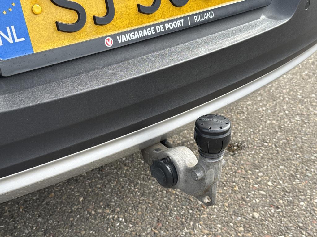 Volvo XC40 2.0 t5 awd intro edition | nl-auto | vol opties | pano | trekhaa