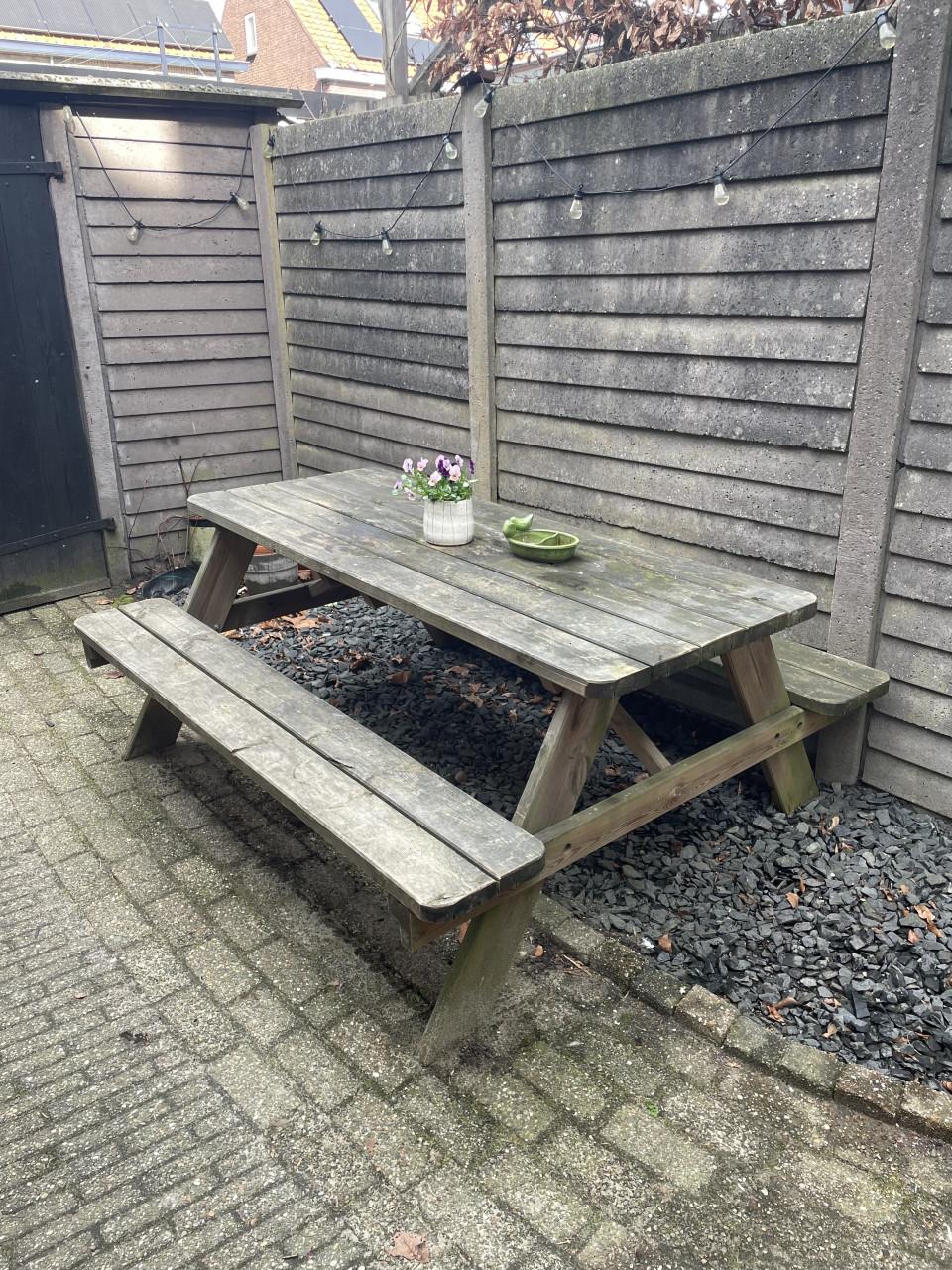 Houten picknicktafel
