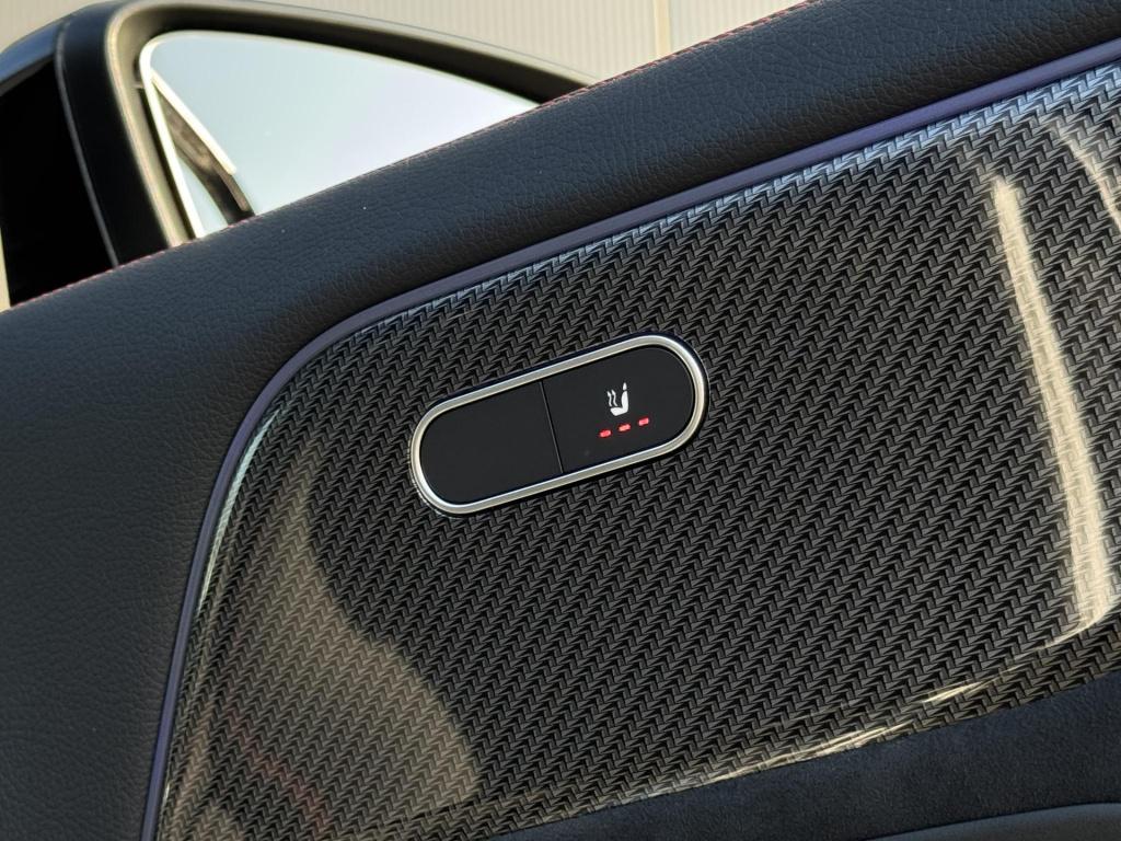 Mercedes-Benz Gla-klasse 180 amg line nl-auto, trekhaak afneembaar np. €60.