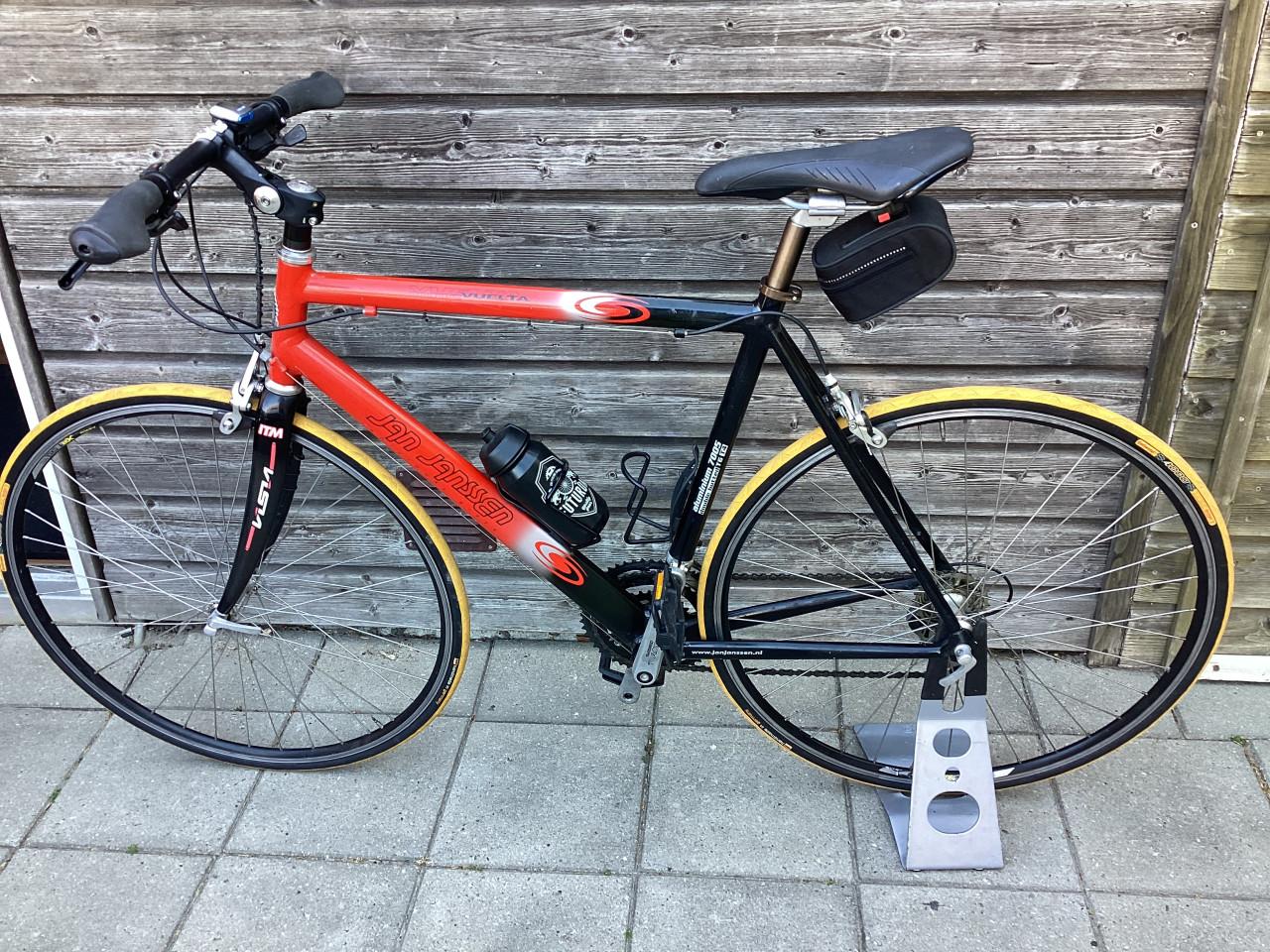 Jan Janssen racefiets 56 cm, met recht stuur, weinig gebruikt, 3x8 speed.