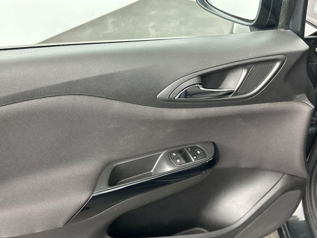 Opel Corsa 1.4 favourite | airco | cruise control | bluetooth