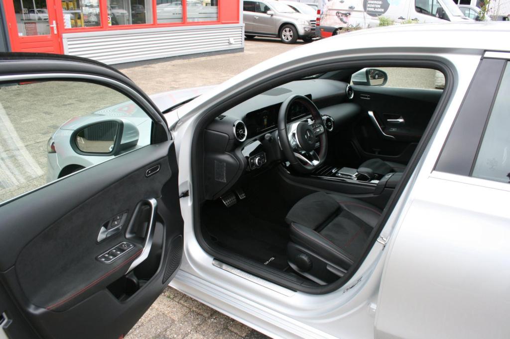 Mercedes-Benz A-Klasse 180 business solution amg