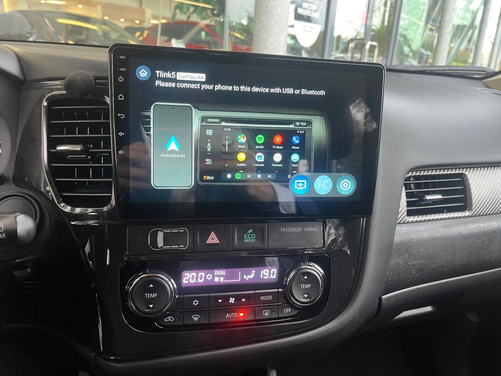 Mitsubishi Outlander 2.0 intense automaat|trekhaak|rijklaar