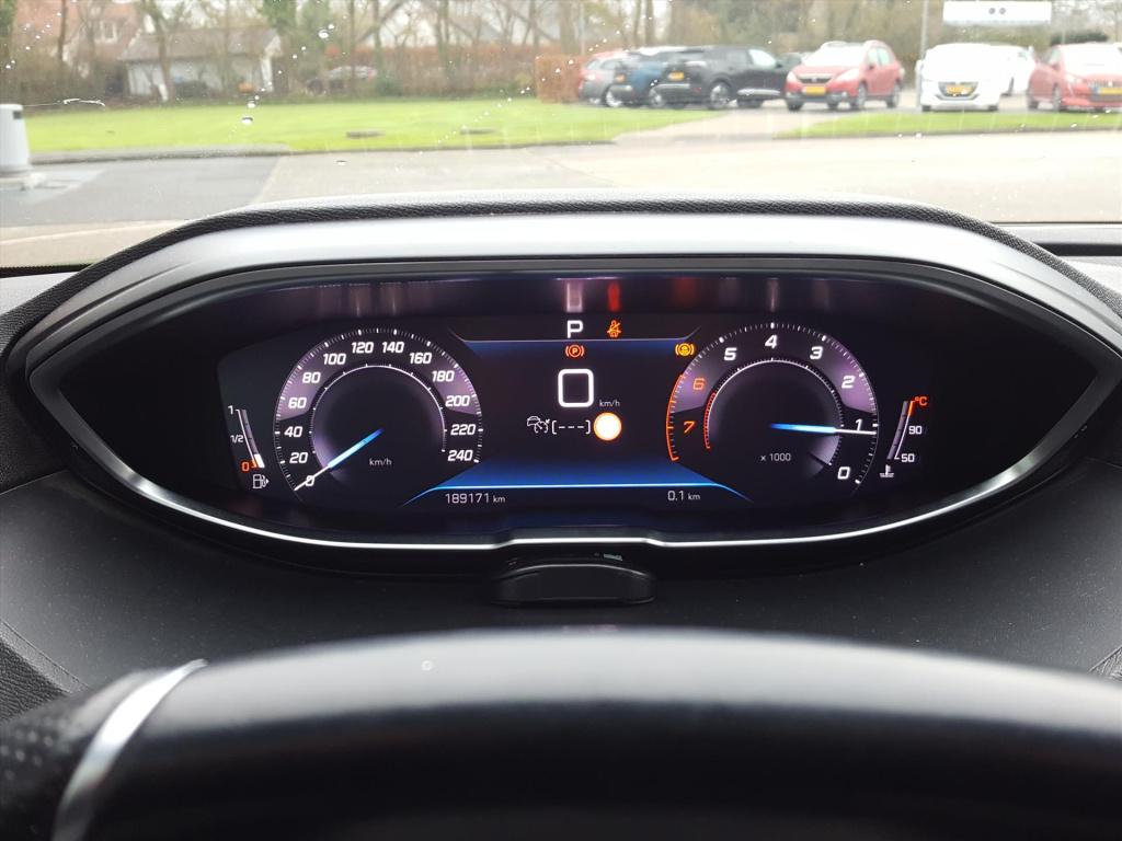 Peugeot 3008 1.2 130pk s&s gt automaat navigatie | trekhaak | apple carplay