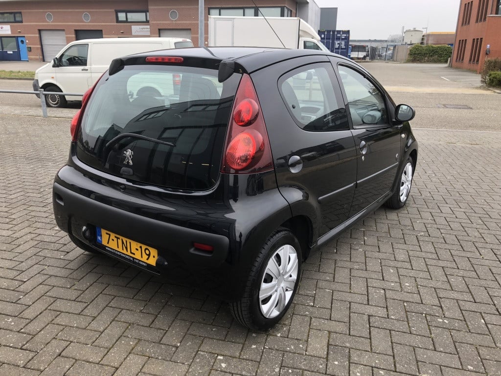 Peugeot 107 1.0 envy 1e eigenaar