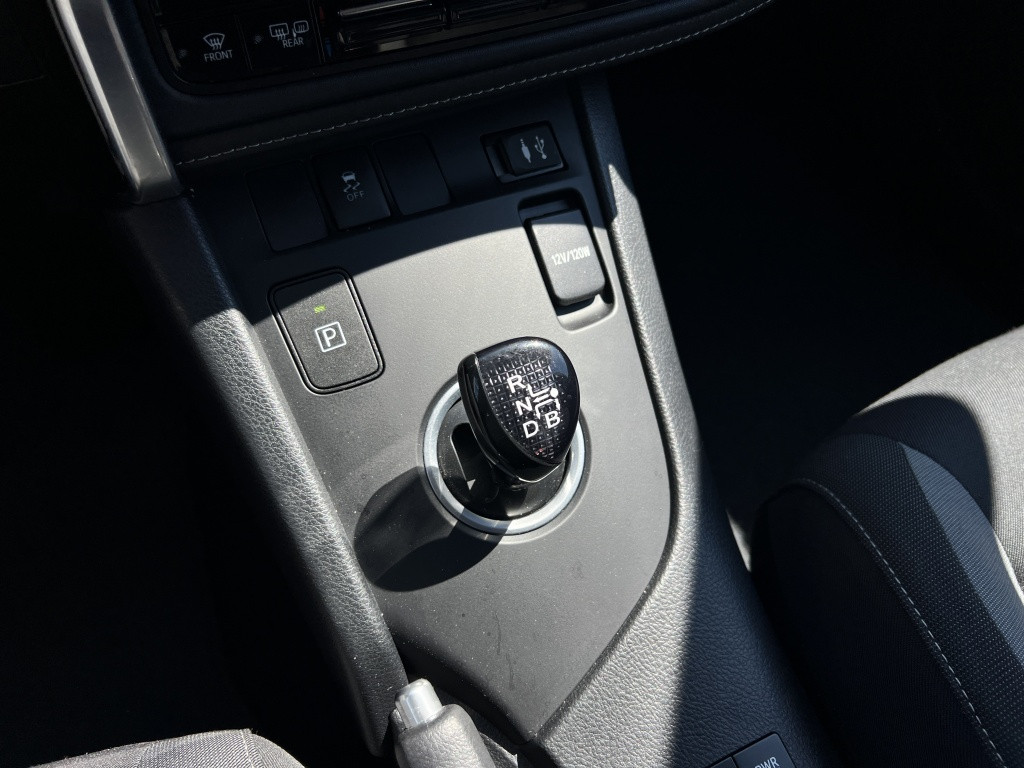 Toyota Auris touring sports 1.8 hybr. trend
