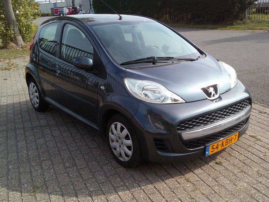 Peugeot 107 1.0-12v sublime