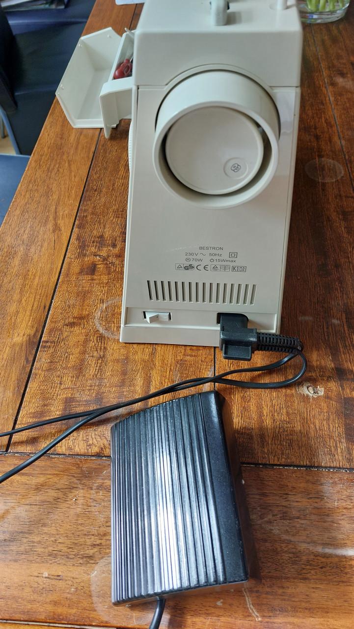 Naaimachine Bestron W780