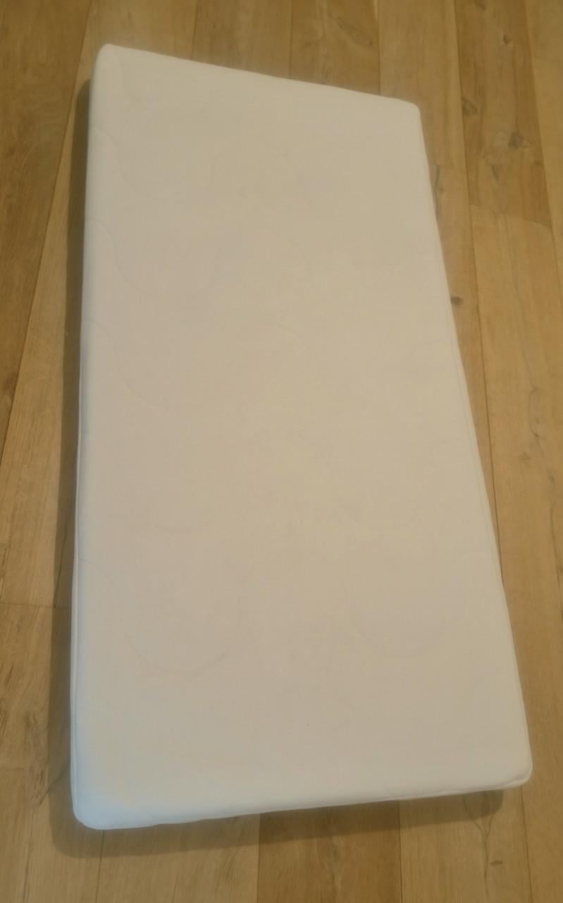 Ledikant bopita + matras en beddengoed