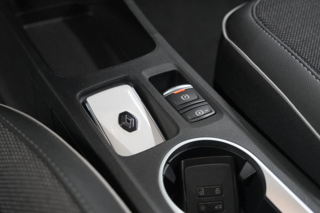 Renault Captur 1.6 e-tech plug-in hybrid 160 intens | camera | 9.3 inch gro