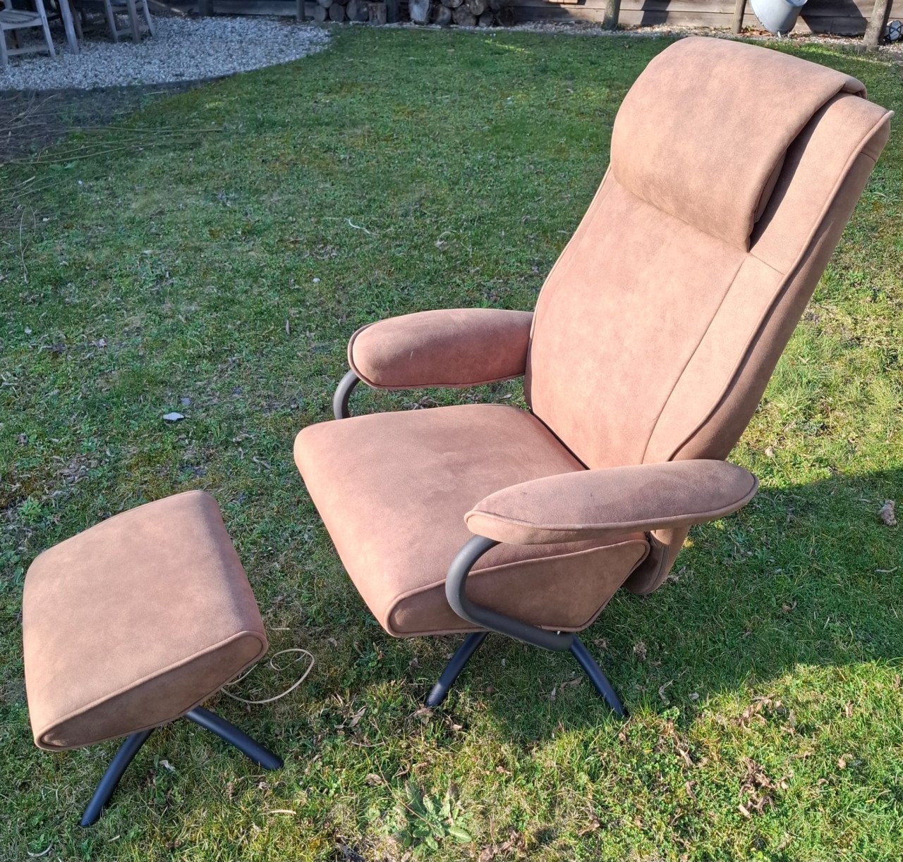 Relaxfauteuil met hocker
