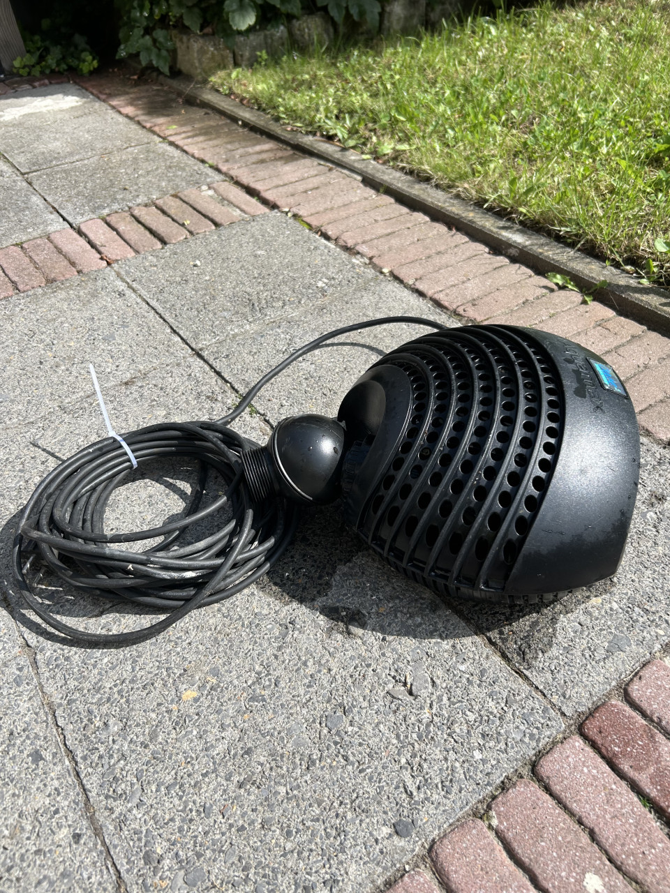 Te koop oase aquamax 8500 lpu Vijverpomp sterke en zuinige pomp