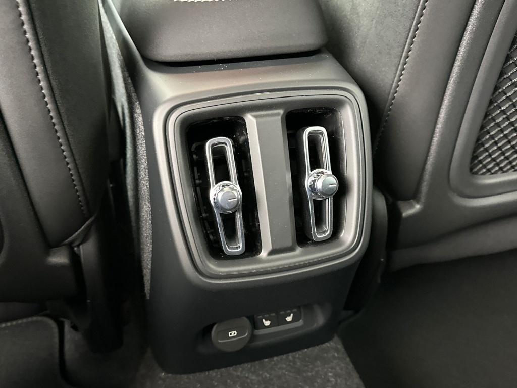 Volvo Ex40 extended range ultra dark europa