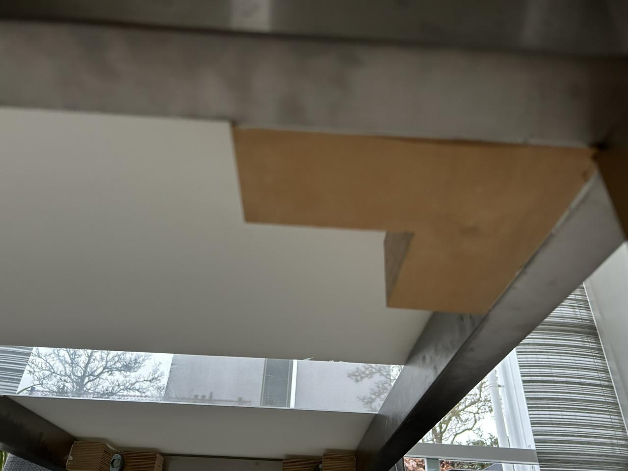 Salontafel evt. met bijpassende eettafel