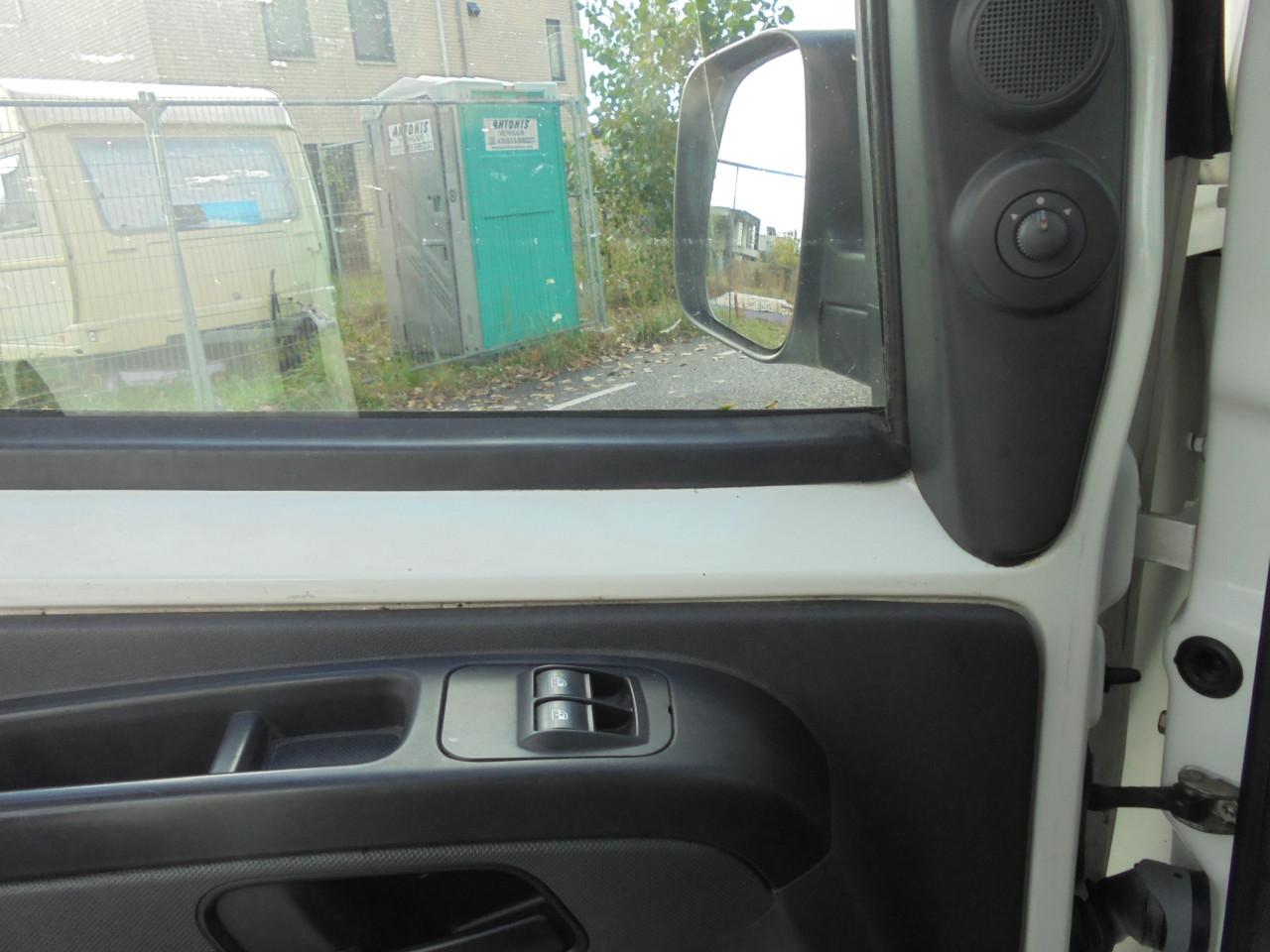 Nette Peugeot Bipper 1.4 HDi XT is binnen ook netjes uit Bwjr. 2009