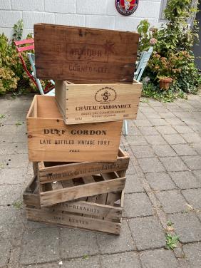 Diverse houten kisten ( Wijn , port , fruit enz. )