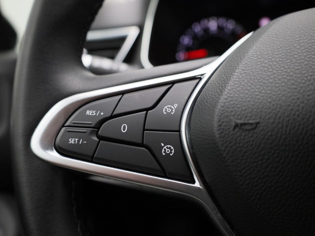 Renault Clio 1.0 tce zen | lage km stand! | navigatie | apple carplay / and