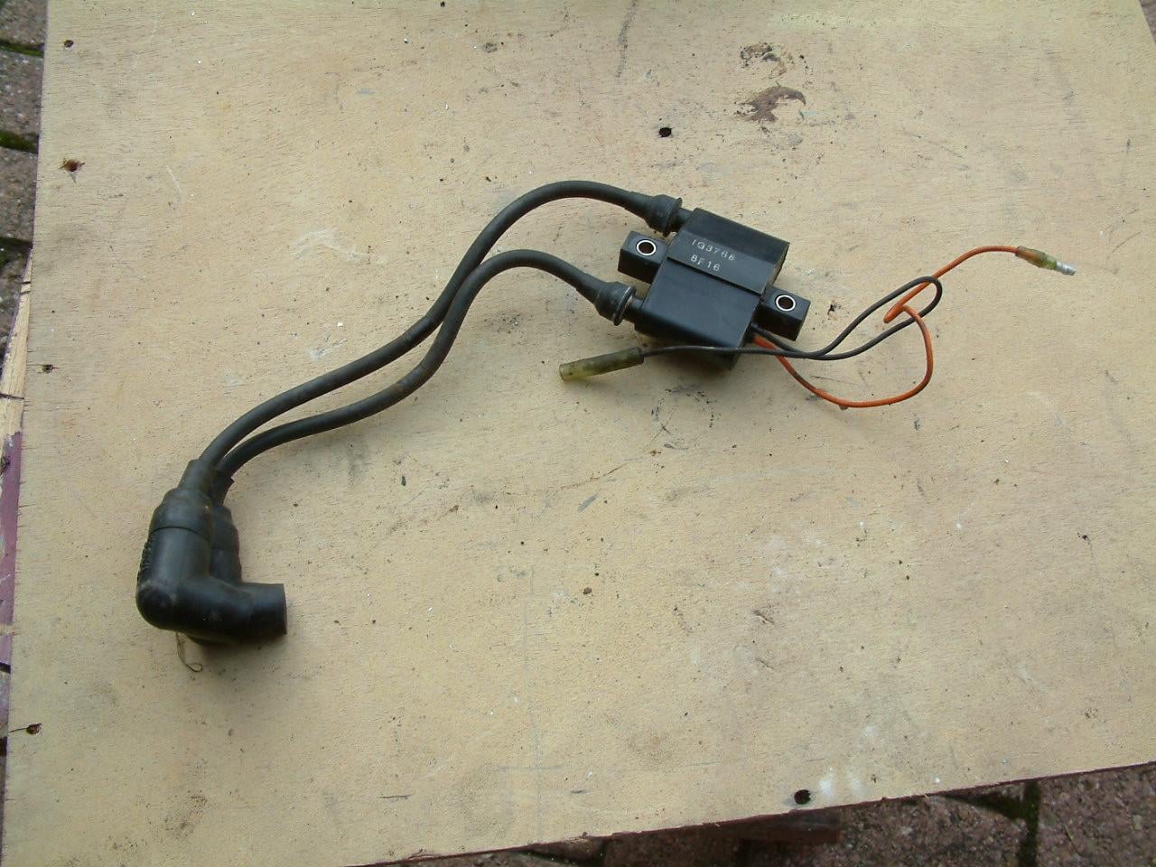 Buitenboord motor Yamaha  8 pk  langstaart 2 takt met onderdelen 20 L tank