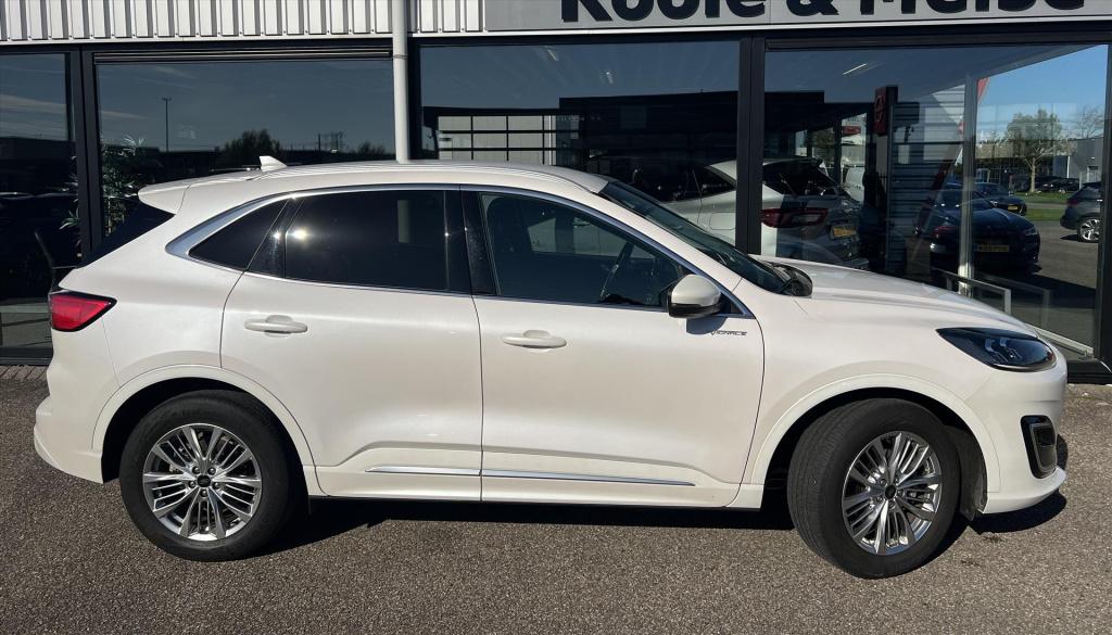 Ford Kuga 2.5 phev e-cvt 225pk vignale , trekhaak , winterpack met voorruit