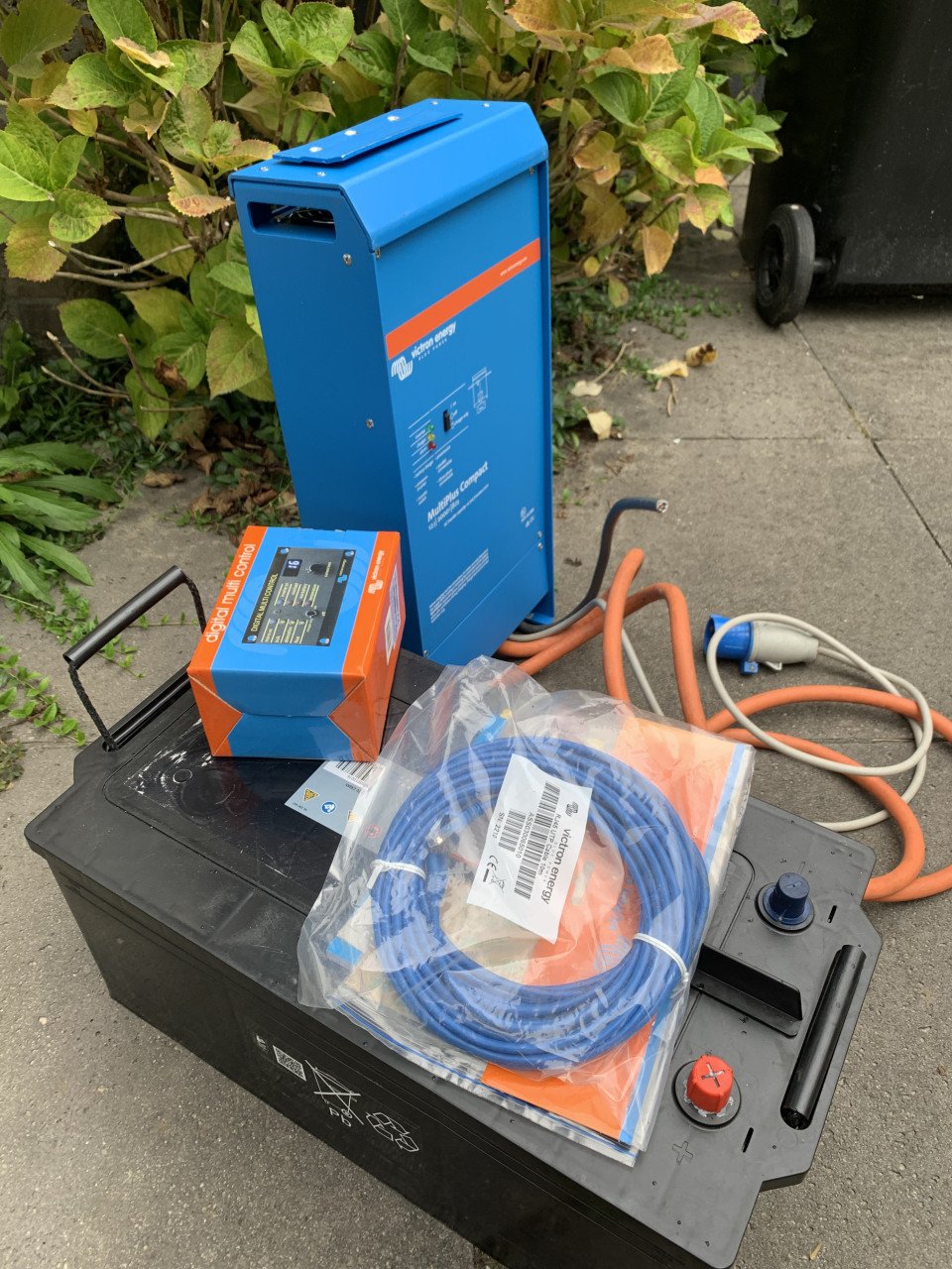 Victron Multiplus 12/2000/80-32 230v met toebehoren