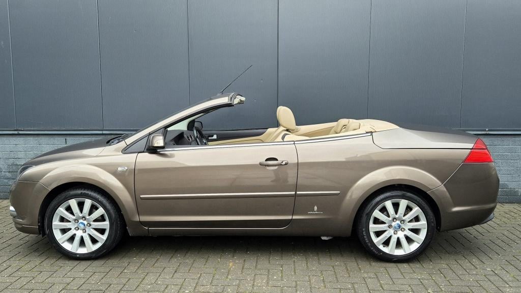 Ford Focus coupé-cabriolet | airco | sto 2.0-16v titanium