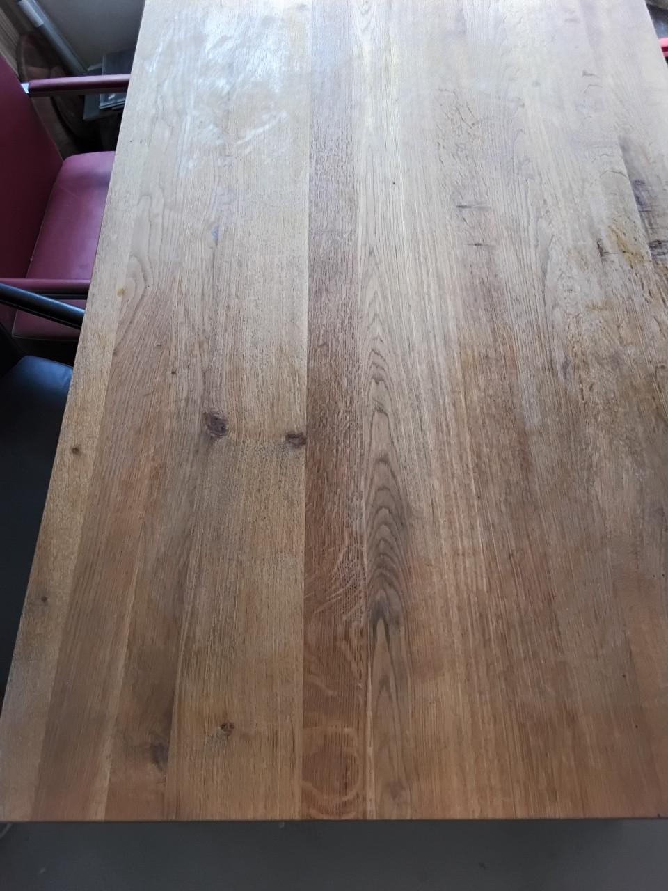 Mooi kwaliteit eiken eettafel met Hulsta leren stoel