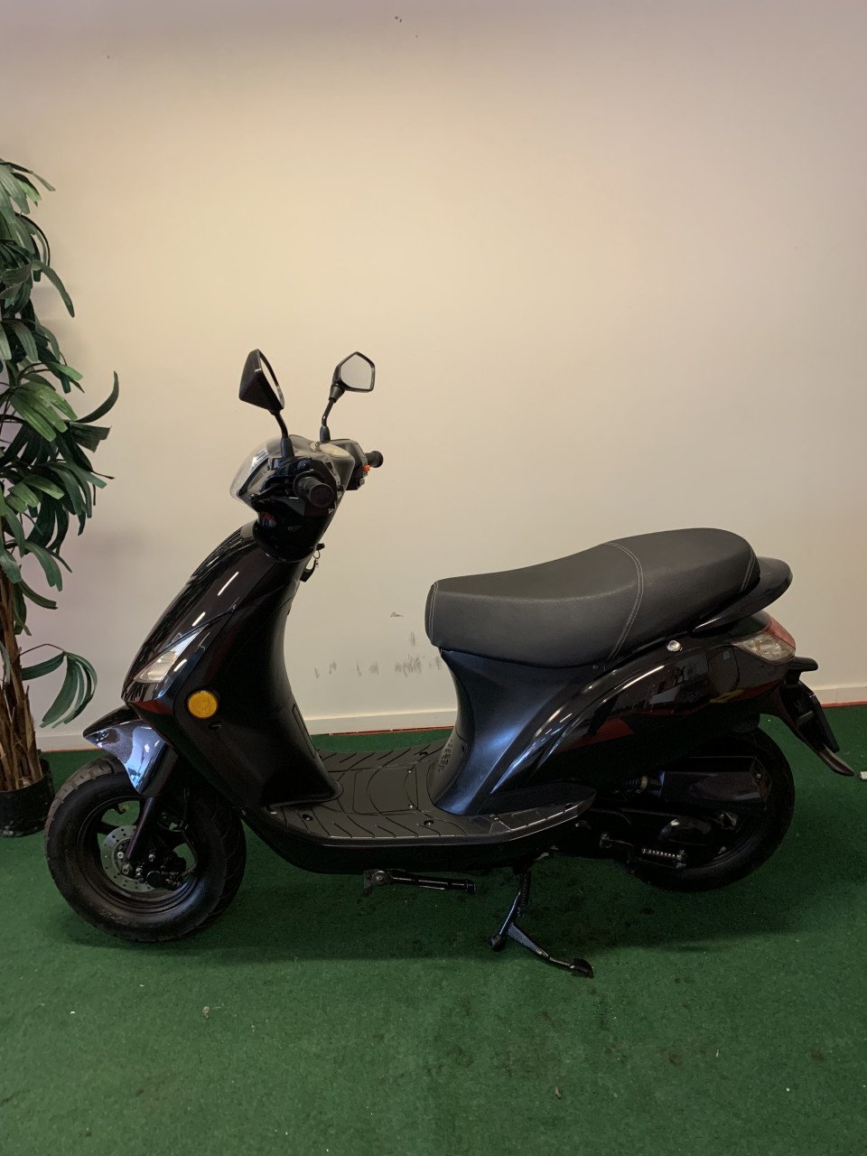 SP MODEL 25KM NU 695,= RIJKLAAR