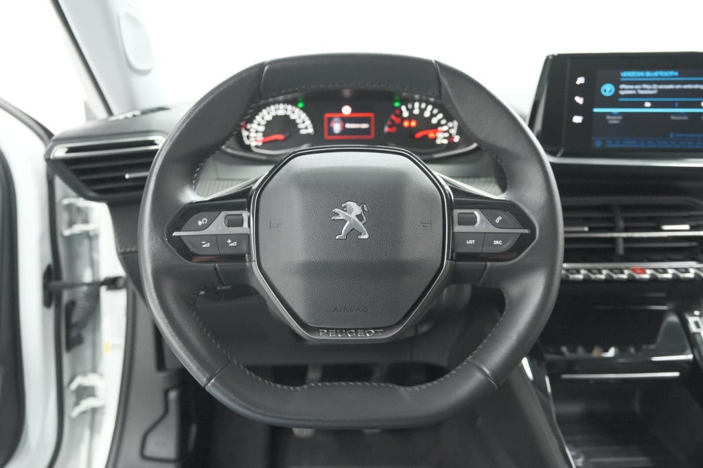 Peugeot 2008 puretech 102 allure pack | allseason banden | parkeersensoren 