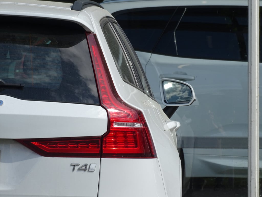 Volvo V60 2.0 t4 automaat business pack connect | apple carplay/android aut