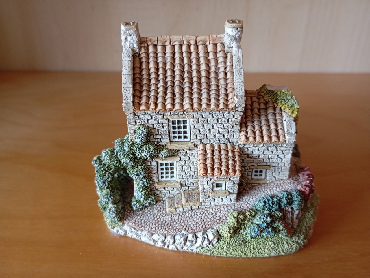 21 huisjes: 5 Lilliput Lane, 6 Amsterdamse grachten en 10 diversen.