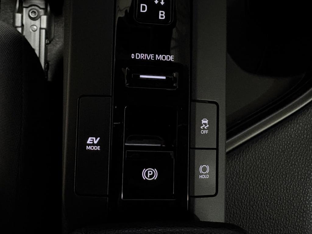 Toyota C-hr 1.8 hybr 140 first edition| 360camera| adap.cruise| elek.klep