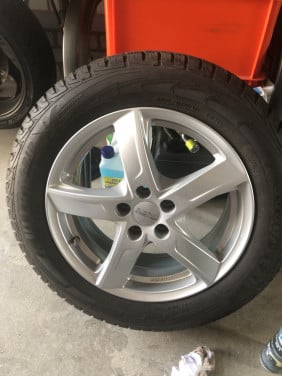 4 stuks Winterbanden met lichtmetalen velgen 205/60 R16