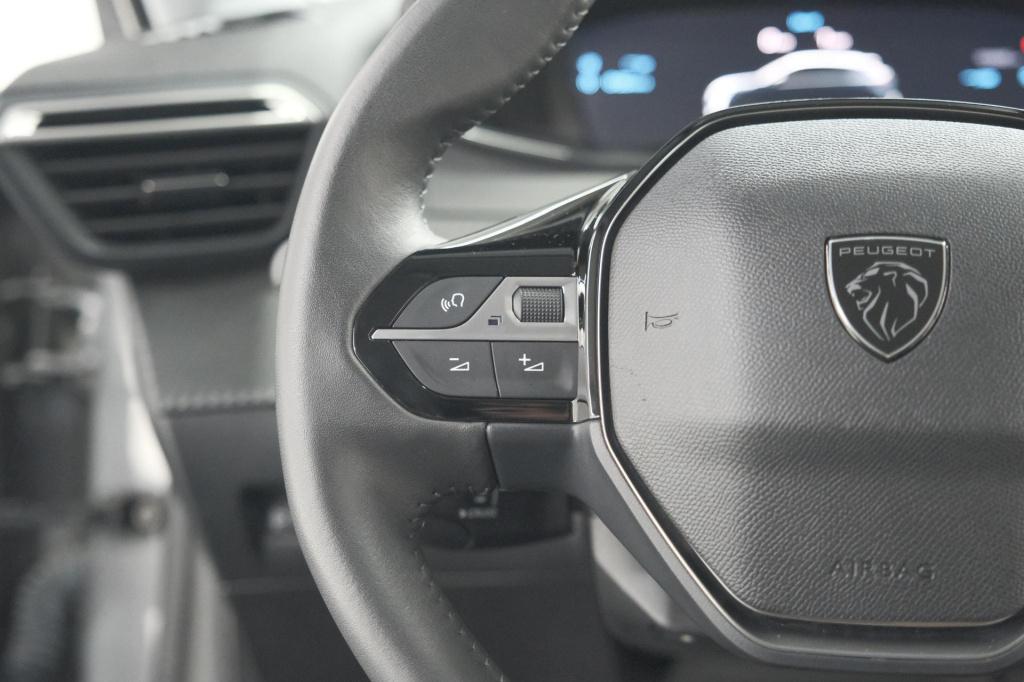 Peugeot 208 puretech 100 allure | apple carplay | parkeersensoren | climate