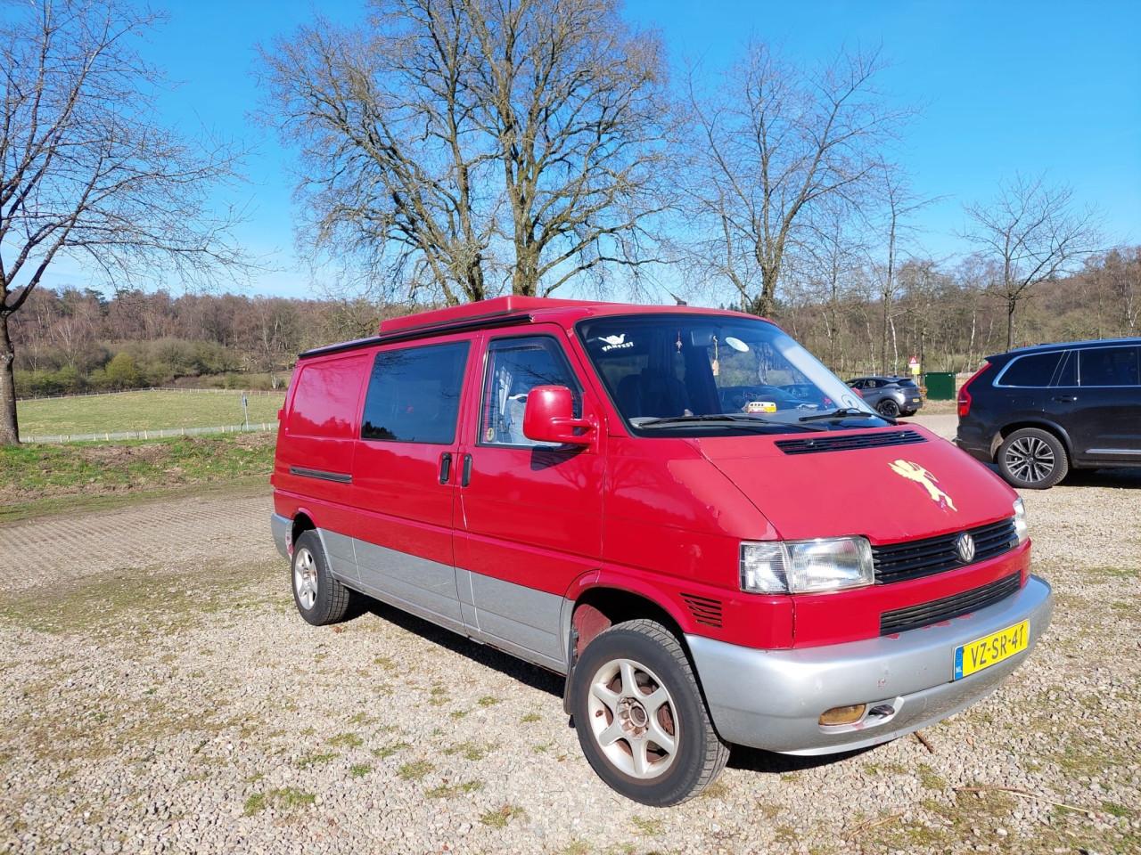Rode avontuurlijke Camper