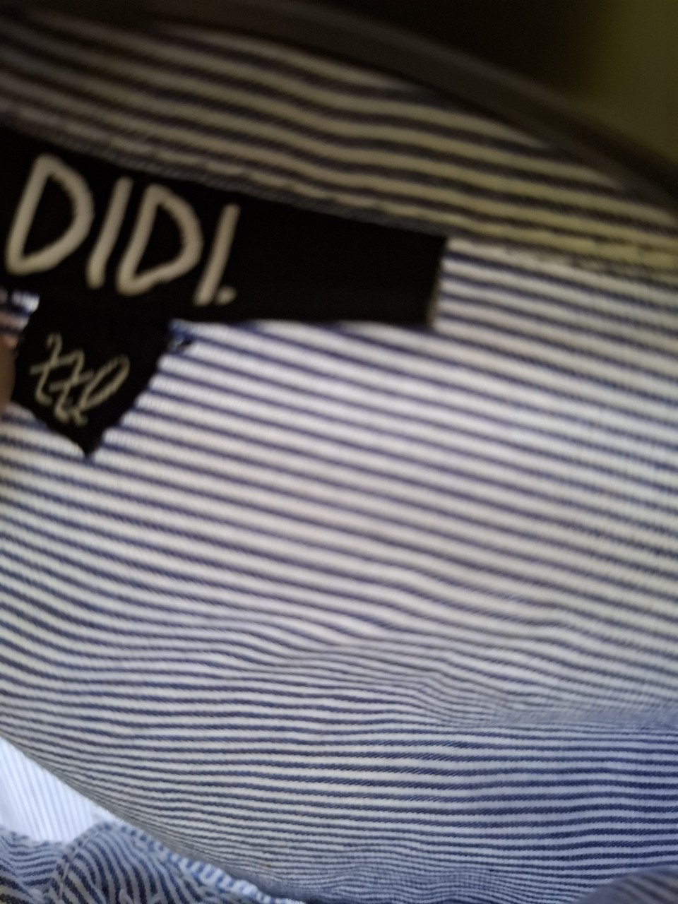 Didi blouse blauw/wit vertikaal gestreept, lange mouwen. Maat XXL