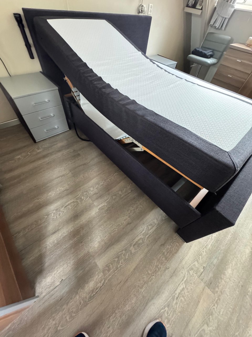Bed met ombouw