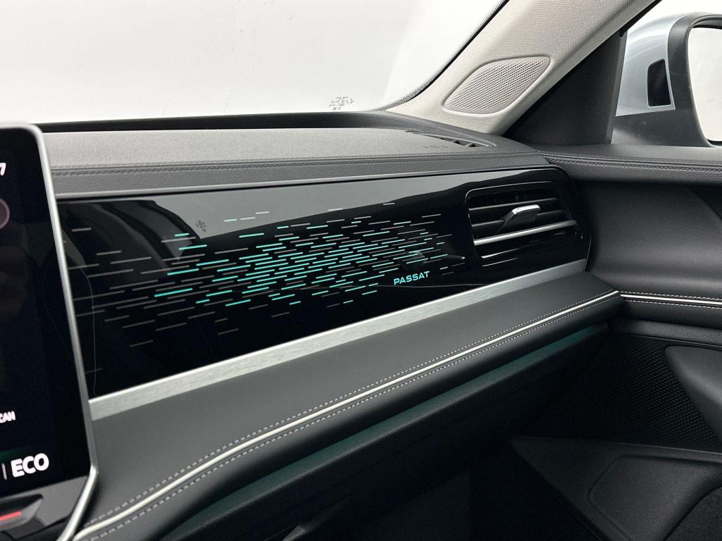 Volkswagen Passat variant 1.5 ehybrid elegance business dsg6 204pk