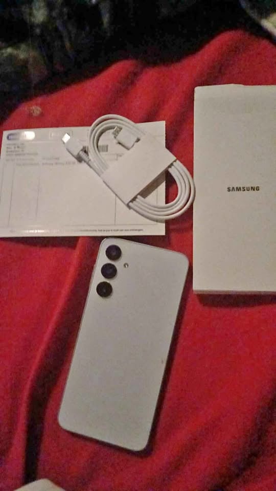 NIEUW NOOIT gebruikt samsung galaxy A16 in originele doos