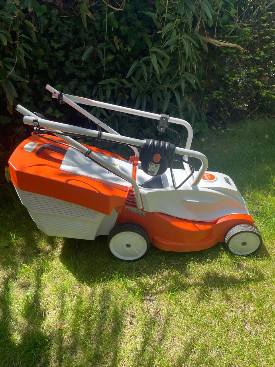 Stihl Grasmaaier (RMA 235)
