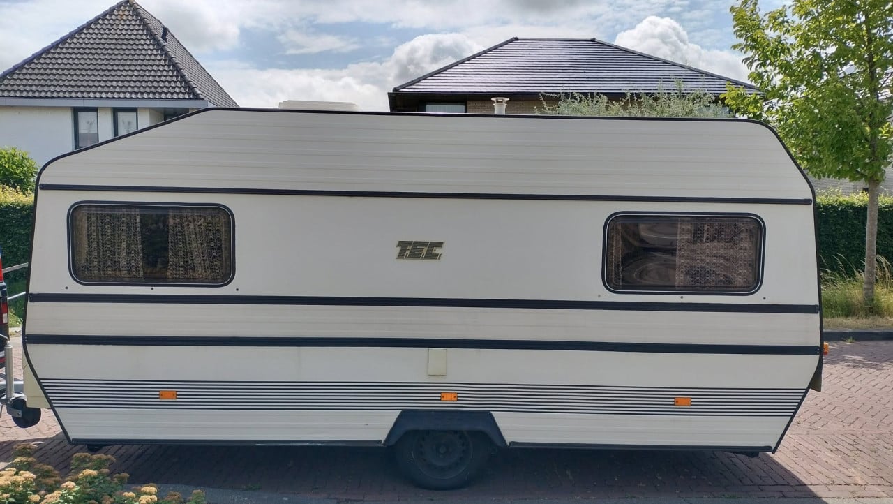 TEC 465 met voortent(en)