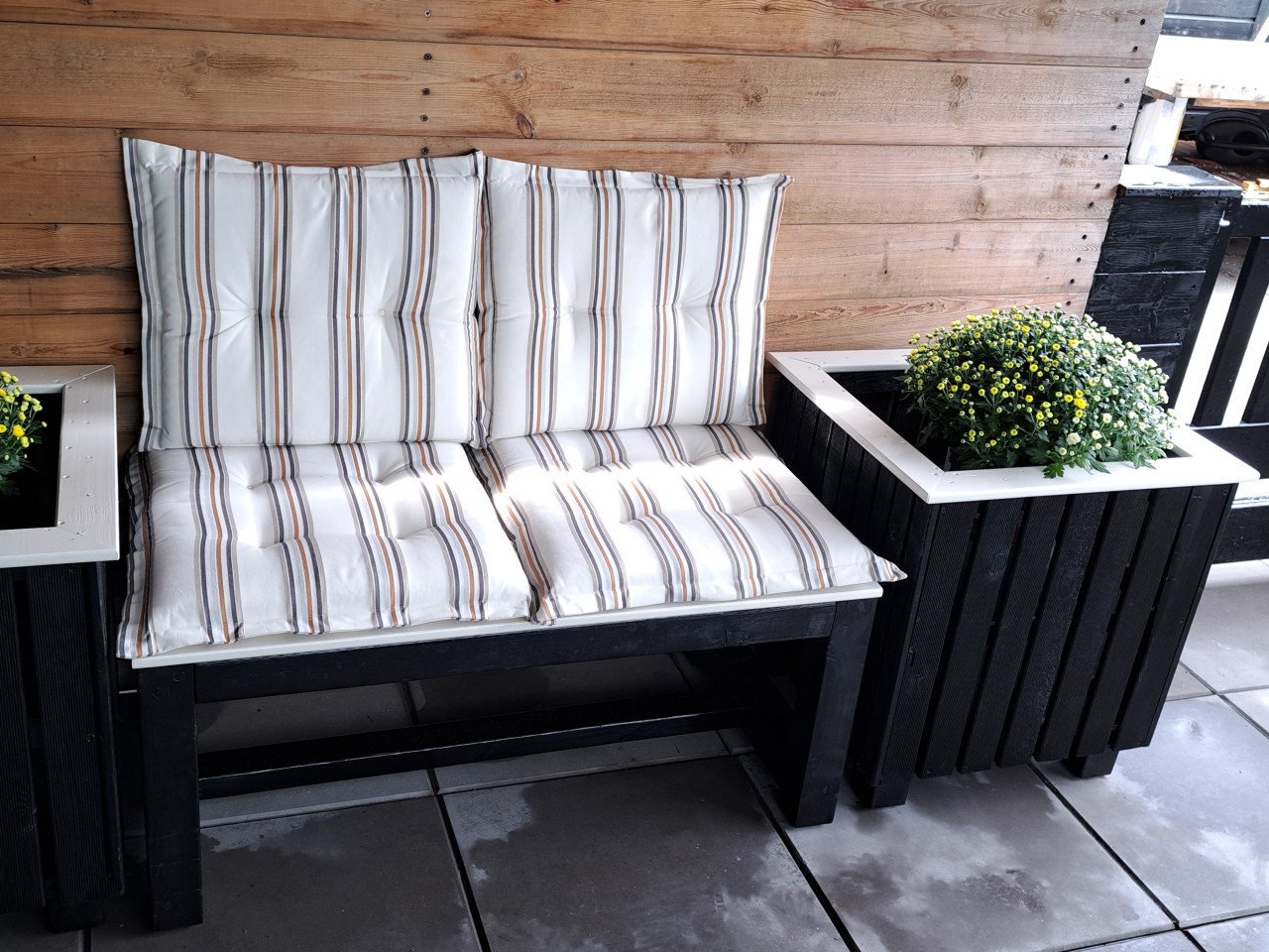 Mooie, stevige tuinbank incl. 2 plantenbakken - strak design