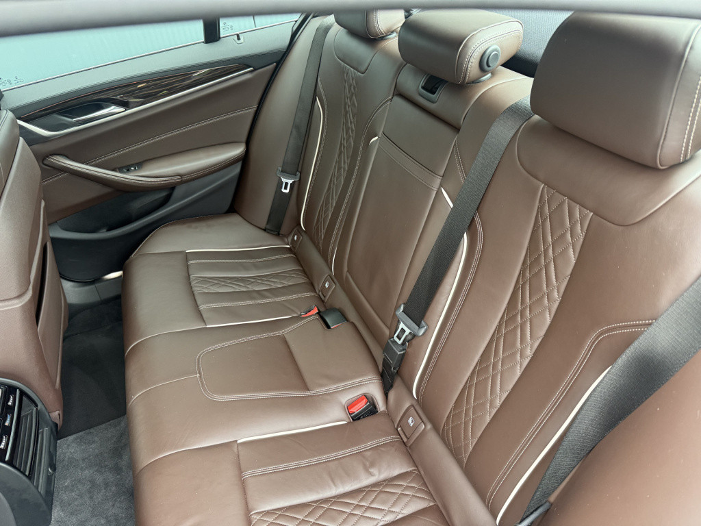BMW 5 Serie 530i xdrive automaat high executive sedan