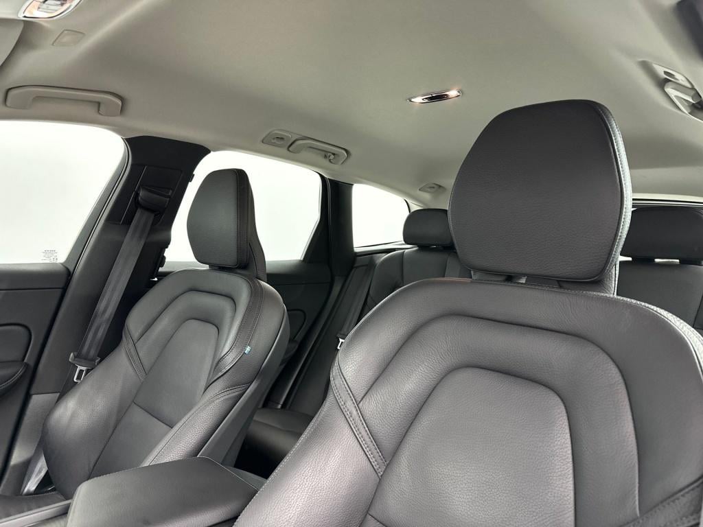 Volvo XC60 t5 253pk momentum| adap.cruise| trekhaak| leder| stoel.verw.