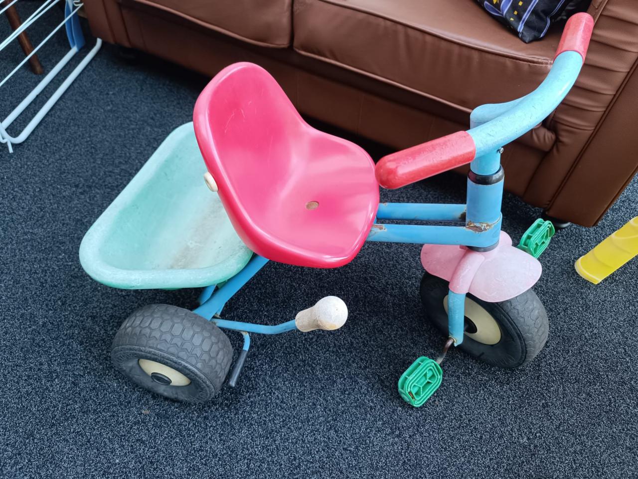 Driewieler met kiepbakje